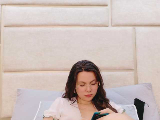 RubyScarlett's BongaCams show and profile