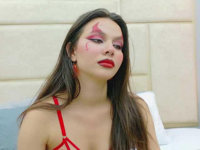  RubyScarlett chat room