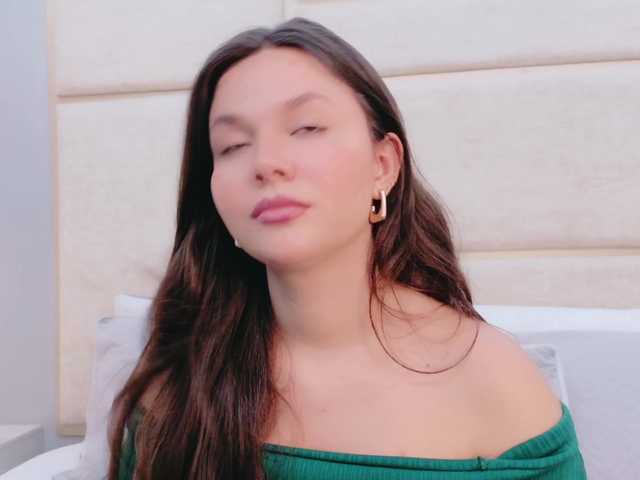 RubyScarlett live cam profile