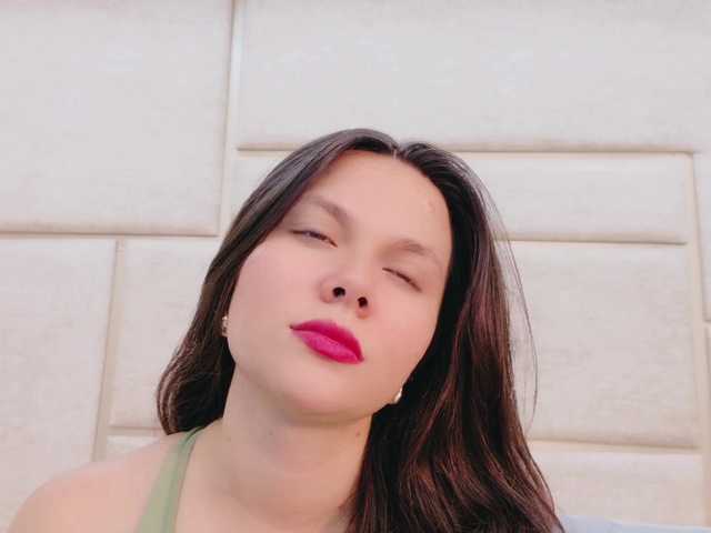 RubyScarlett's BongaCams show and profile