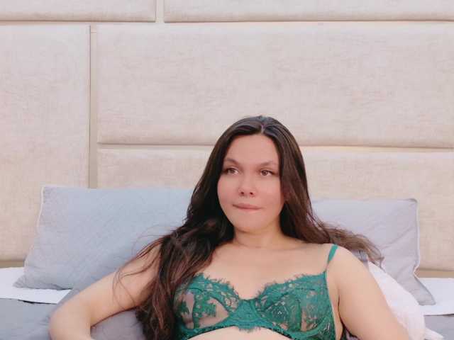 RubyScarlett's BongaCams show and profile