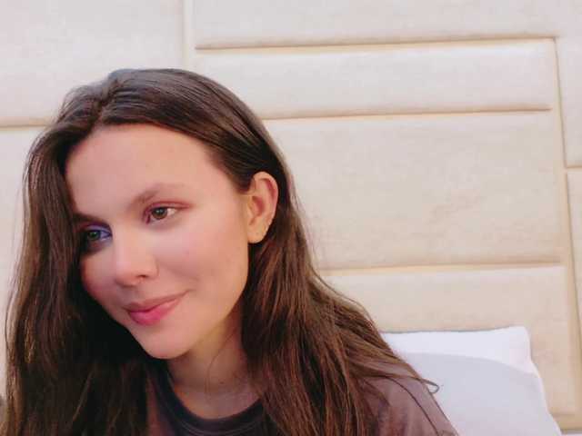 RubyScarlett — Thiscute Girl wants to meet you, don't leave without saying hello,I promise you laughter, games, dancing and a lot of adrenaline. I love that you pamper me and make me vibrate.!( FAV NUMBERS!! -- 5,18,25,38,65,110)  always chat free and be my lover