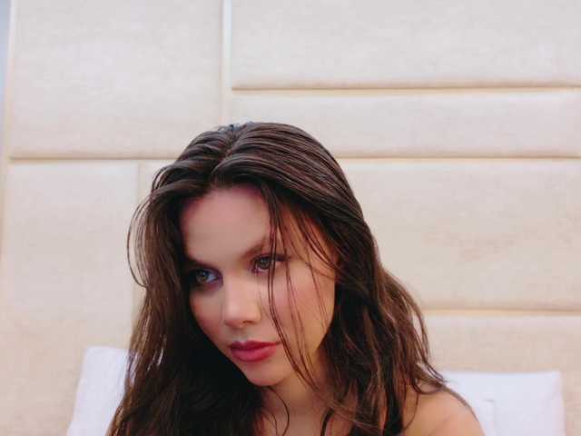 RubyScarlett's BongaCams show and profile