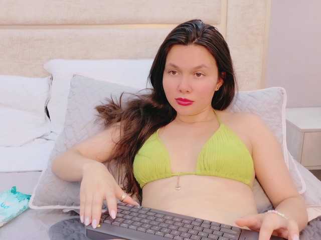 RubyScarlett's BongaCams show and profile