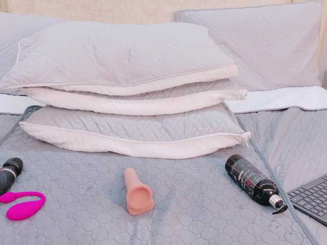 RubyScarlett's BongaCams show and profile