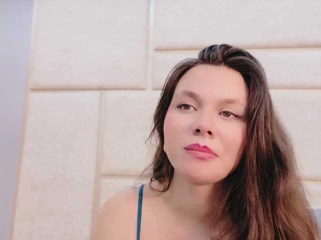 RubyScarlett's BongaCams show and profile