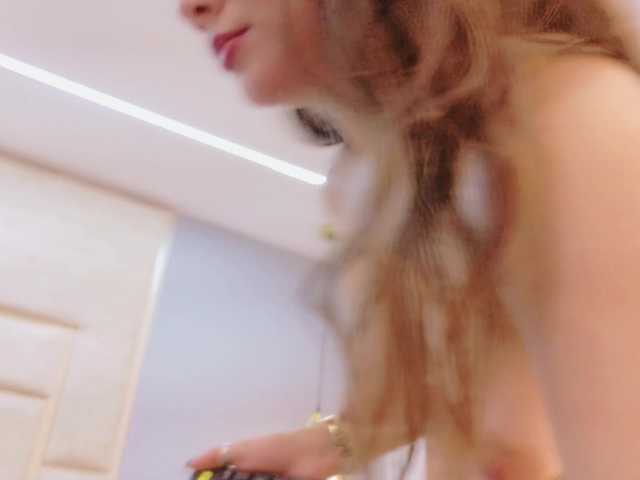 RubyScarlett's BongaCams show and profile