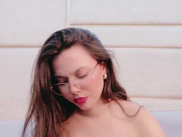 RubyScarlett's BongaCams show and profile