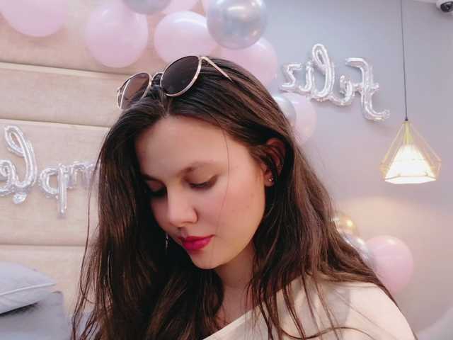 RubyScarlett's BongaCams show and profile