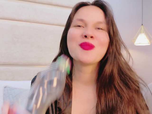 RubyScarlett's BongaCams show and profile