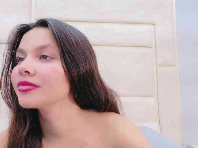 RubyScarlett Live Webcam on BongaCams