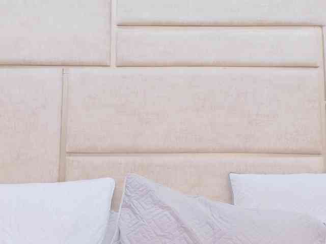 CarolineScarlett webcam