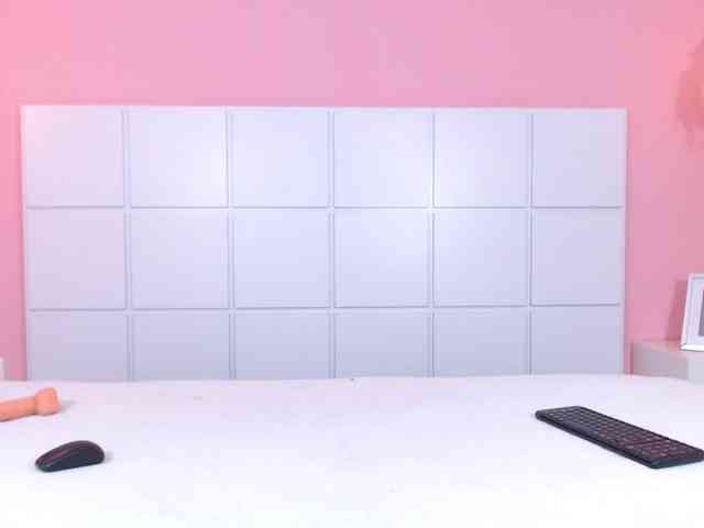 AnieDemond webcam