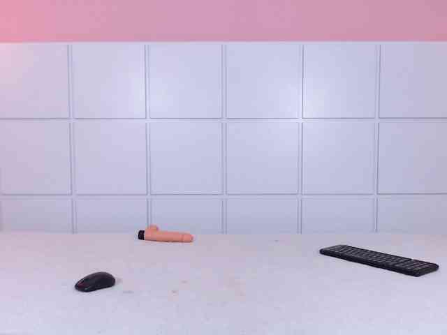 AnieDemond webcam