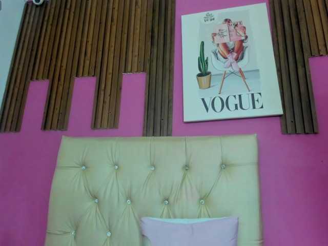  LuciaSpear chat room