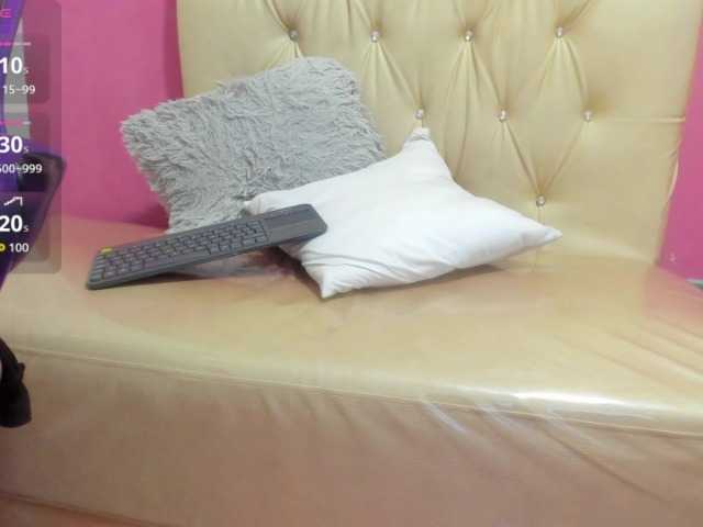 LuciaSpear webcam bongacams model stream image