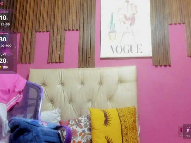 LuciaSpear webcam bongacams model stream image