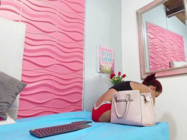 LuciaSpear on BongaCams 