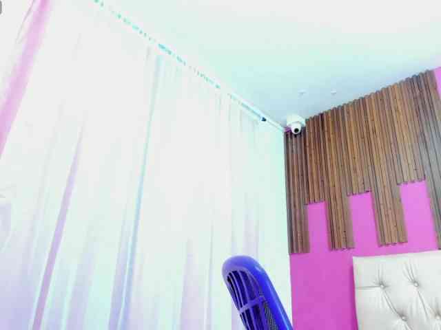 LuciaSpear webcam
