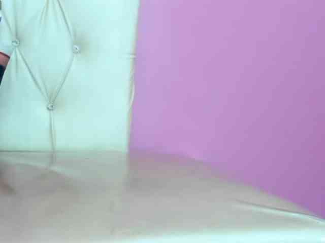 LuciaSpear webcam