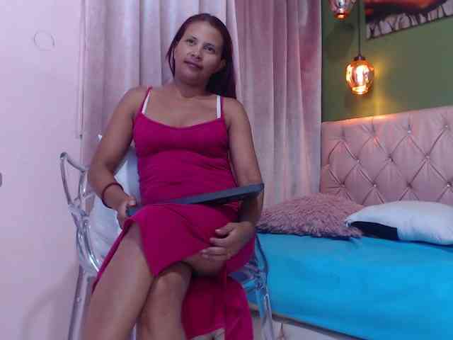 LuciaSpear webcam