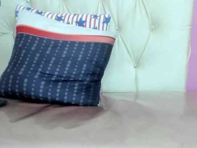 LuciaSpear webcam