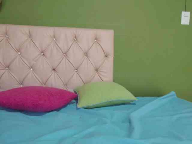 LuciaSpear webcam