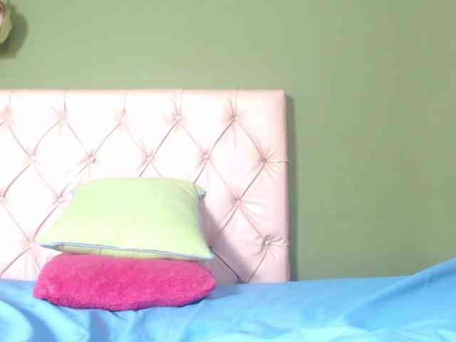LuciaSpear webcam