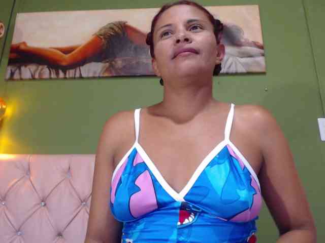 LuciaSpear webcam