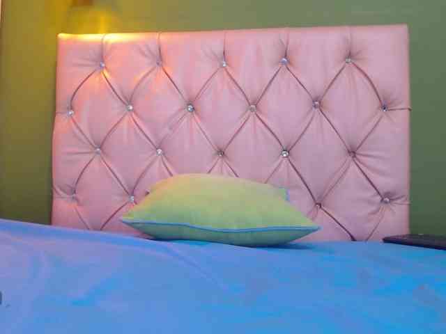 LuciaSpear webcam