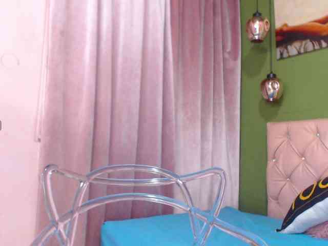 LuciaSpear webcam