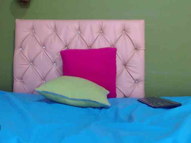 LuciaSpear webcam