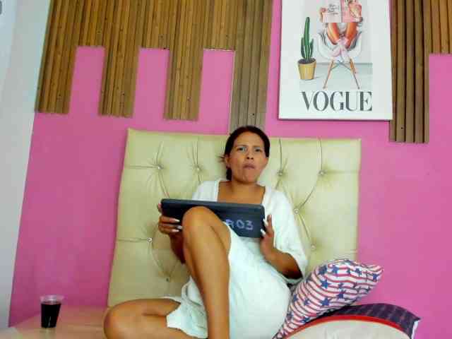 LuciaSpear webcam