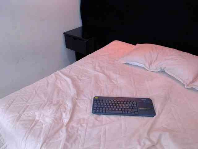 BellaWatsonn webcam