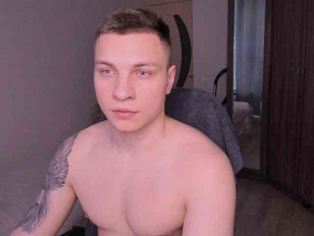 AlexPolo Live Webcam on BongaCams
