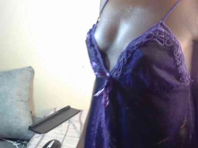 Ebony-slut webcam