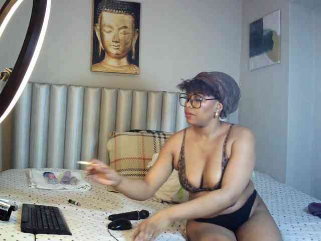 sweetprettyBxx webcam