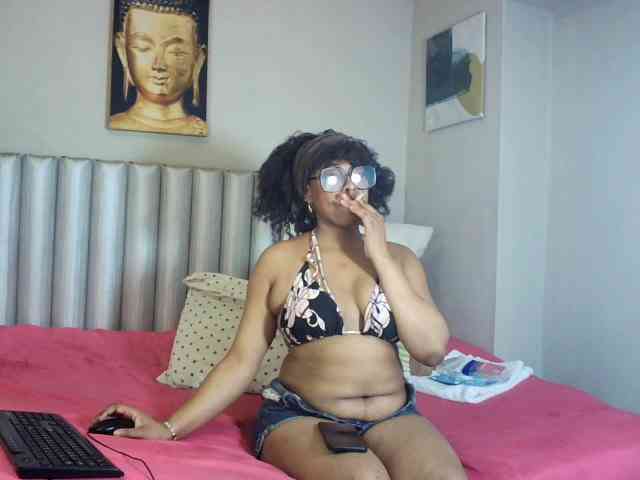 sweetprettyBxx webcam
