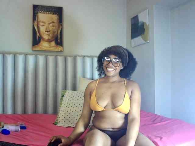 sweetprettyBxx webcam