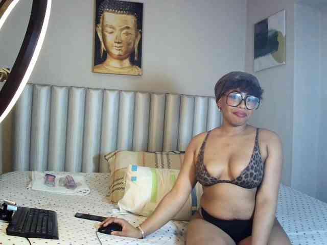 sweetprettyBxx webcam