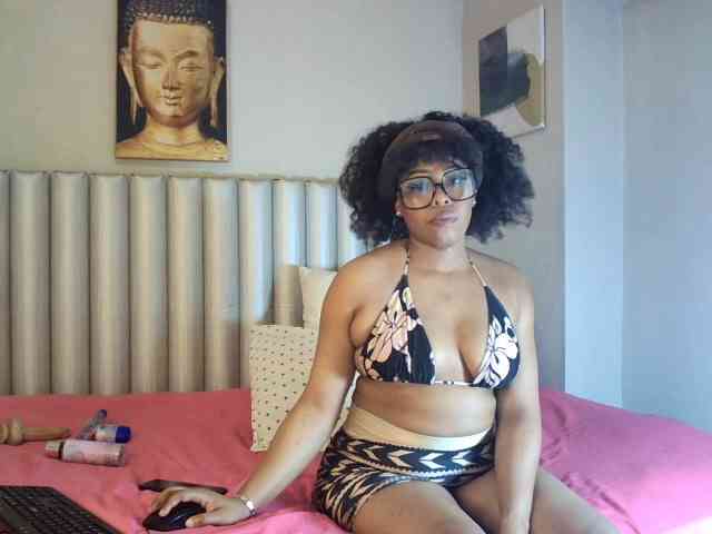 sweetprettyBxx webcam