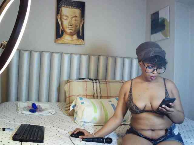 sweetprettyBxx webcam