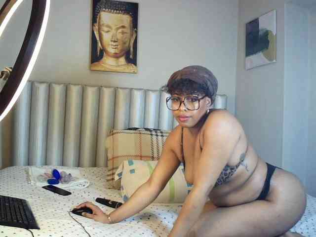 sweetprettyBxx webcam