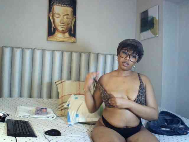 sweetprettyBxx webcam