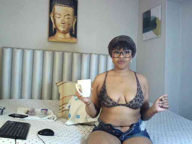 sweetprettyBxx webcam