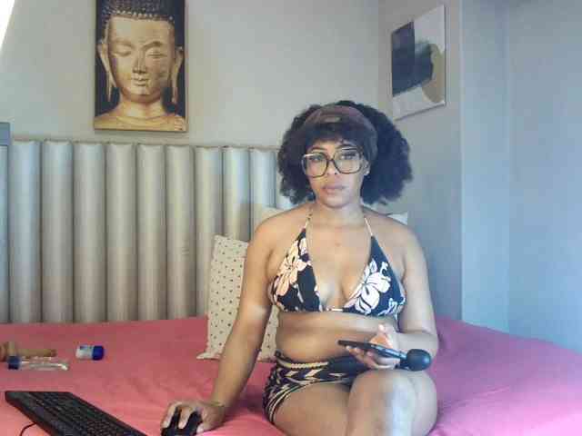 sweetprettyBxx webcam