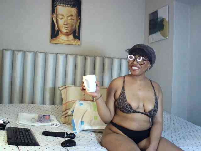 sweetprettyBxx webcam