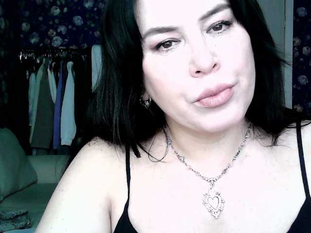 MonicaMiaa's BongaCams show and profile