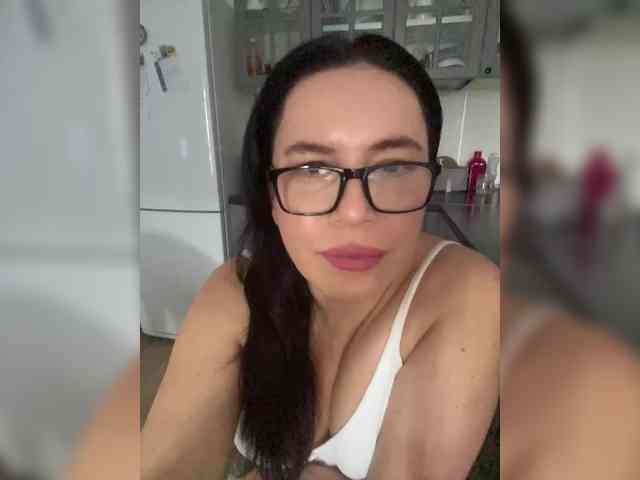 MonicaMiaa webcam