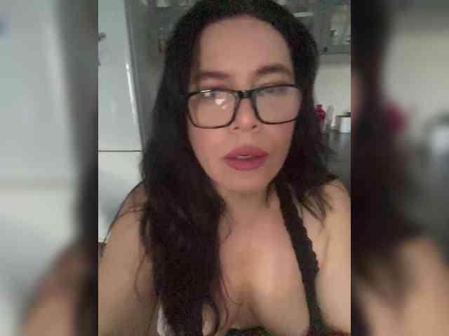 MonicaMiaa webcam